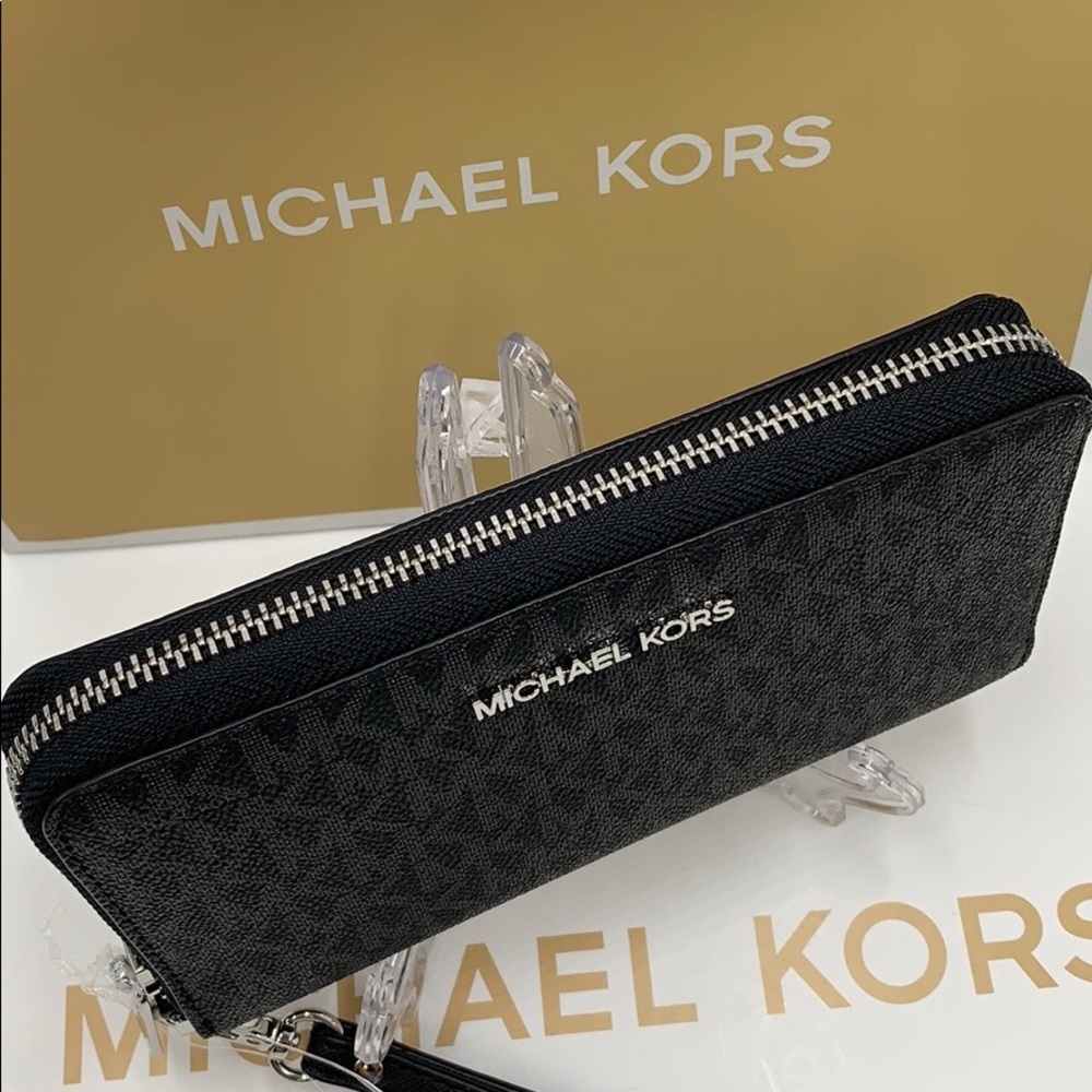 Michael Kors Jet Set Travel Phone Wallet Wristlet Black signature - Picture 12 of 16